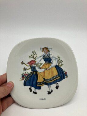 Vintage 1993-1995‎ Swedish National Costumes by Rorstrand Square Decor Plate